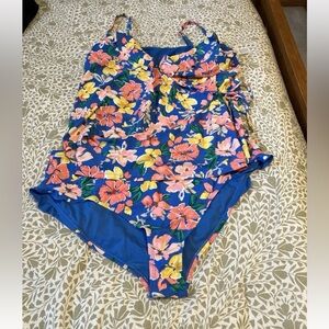 Time And Tru Two Piece Womens Plus Floral Swimsuit 2X NWOT